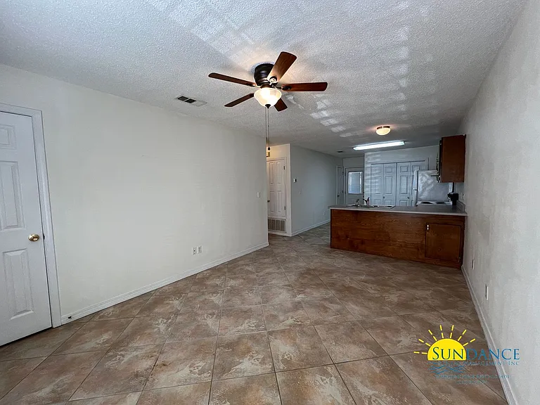 257 Lindberg St — Photo 4