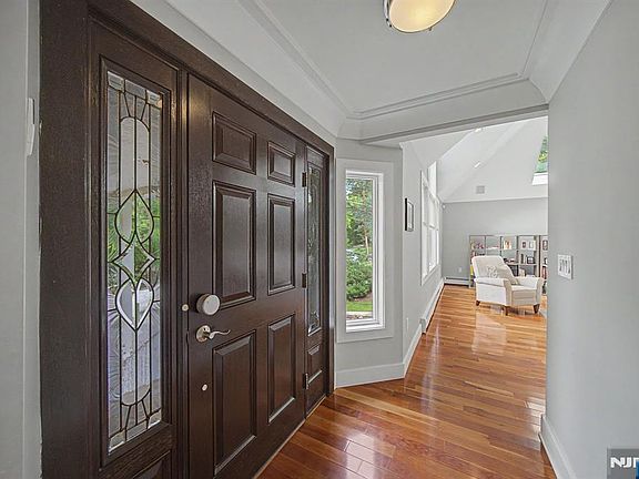 2nd image of 43 Royden Rd