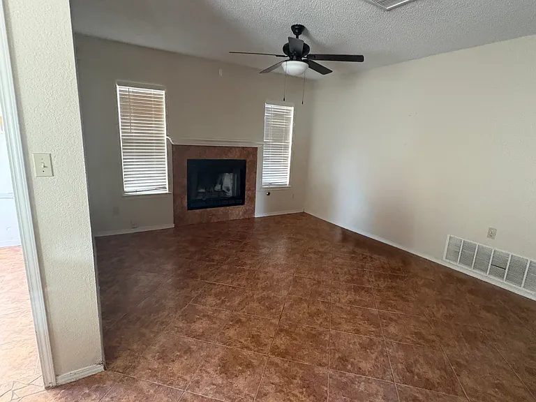 11941 Crown Oaks Ct — Photo 12
