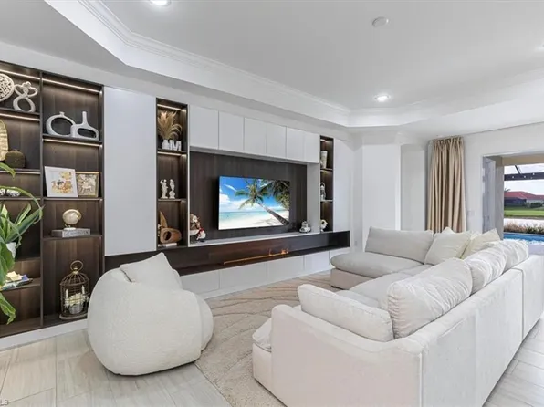 18750 Lake Hammock DR, NAPLES, FL 34114