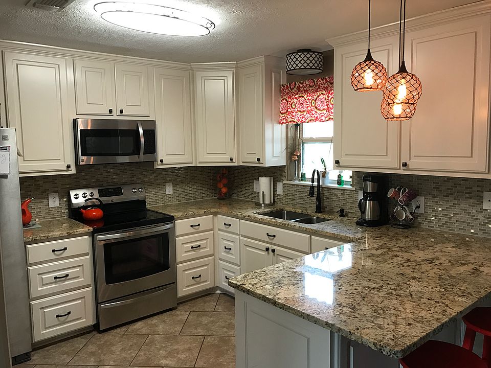 2nd image of 138 Browns Ct