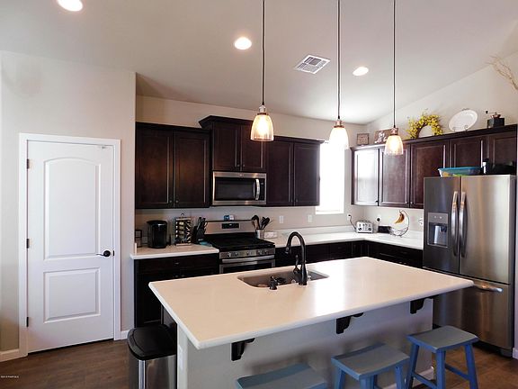3rd image of 1243 Essex Way