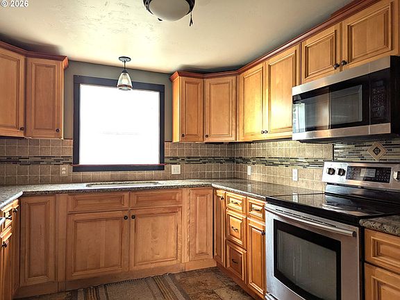 5th image of 76232 Beech St