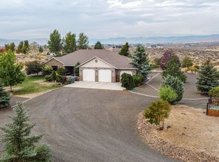 60 Snowy Owl Ln, Yakima, WA 98908