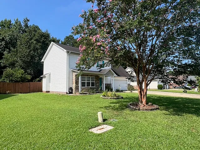 4 bed, 1860 sqft, $1,850 — Photo 2