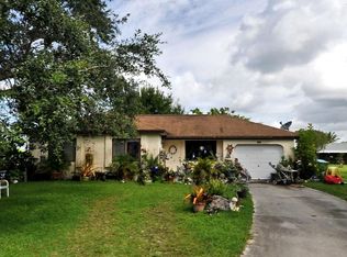 1584 SE Balcourt Ct, Pt Saint Lucie, FL 34953