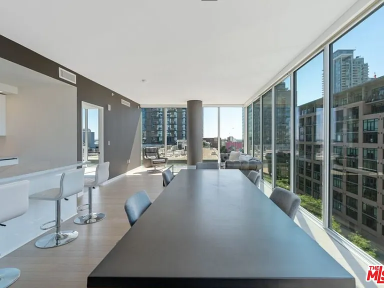 1050 S Grand Ave #1001 — Photo 6