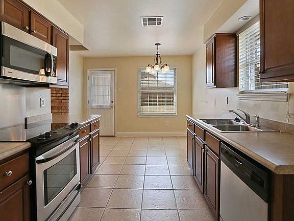 2nd image of 5800 Louis Prima Dr E