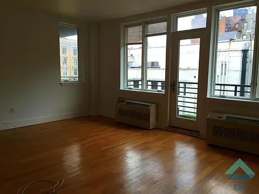 Rented by EXR | media 38