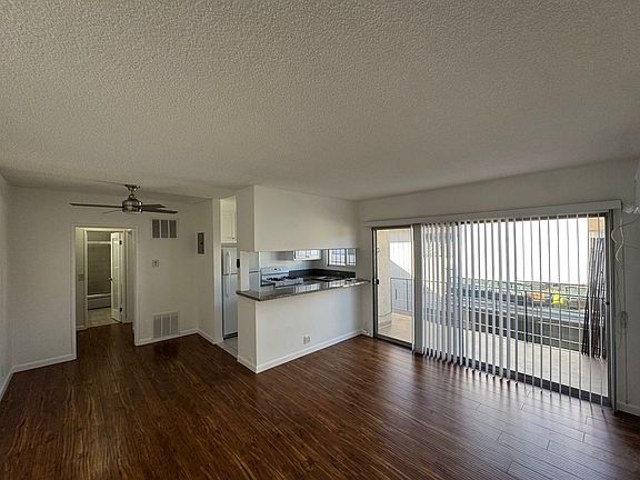 5th image of 817 Westbourne Dr #6
