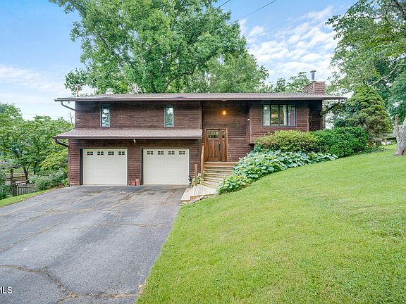 3rd image of 304 Highland Rd