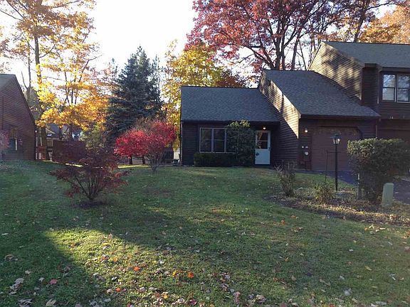 2nd image of 29 Brenden Ct