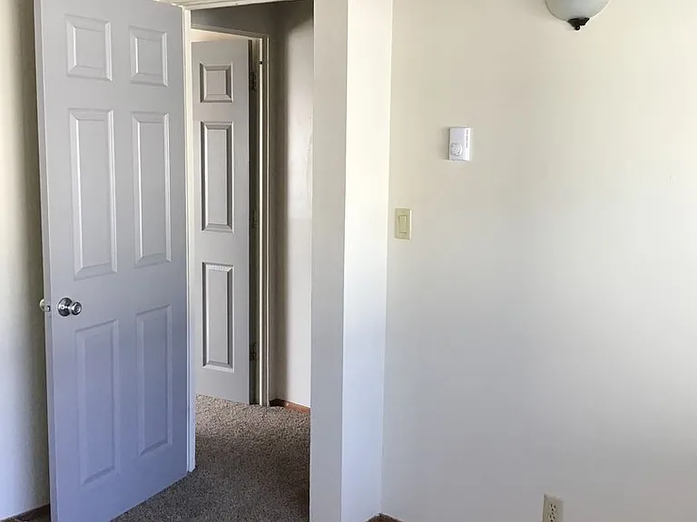 840 SW Grove St — Photo 17
