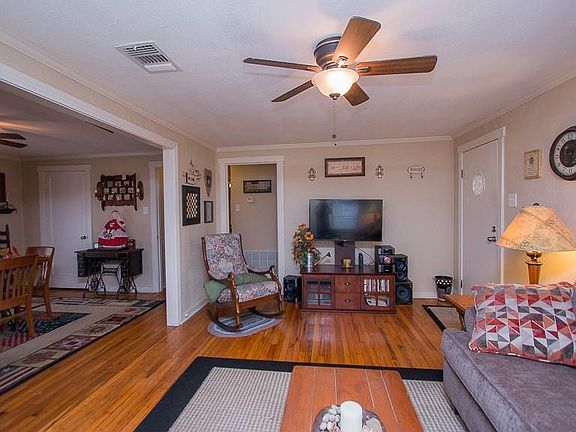 4th image of 417 N 38th St