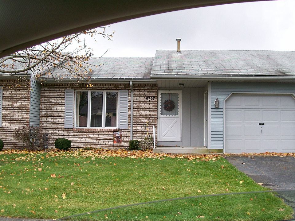 Condo with 1 stall attached garage