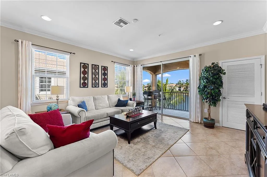 3 bed, 2.0 bath, 1661 sqft, $3,450 — Photo 3