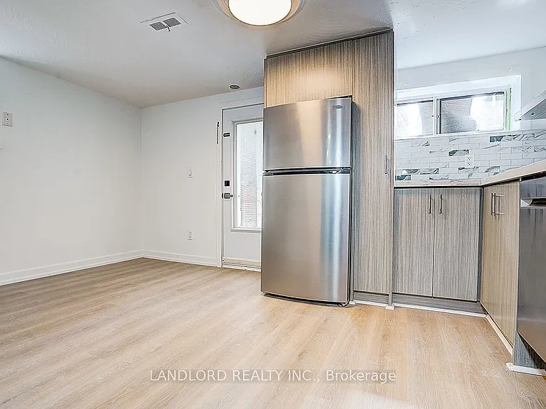 56 Bicknell Ave #LOWER — Photo 16