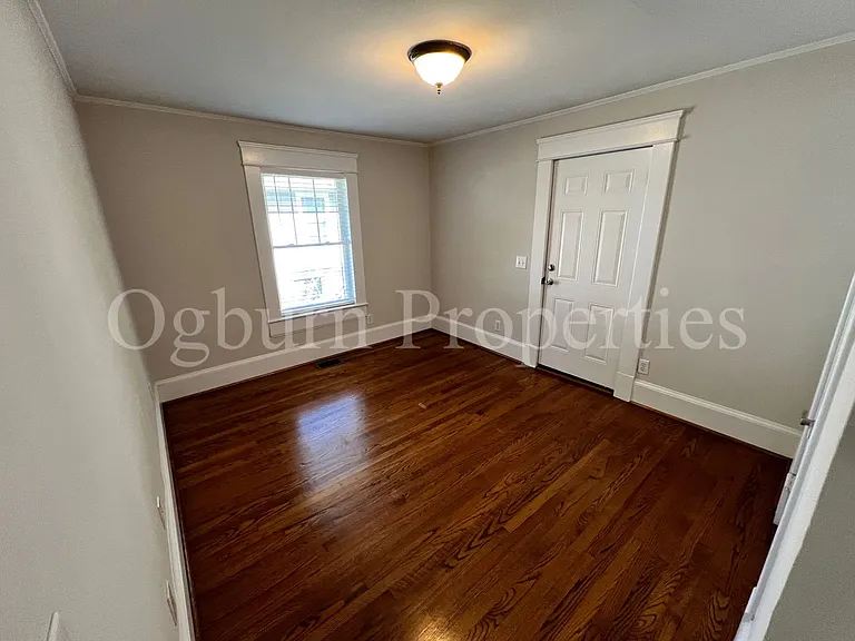 1105-1107 W End Blvd — Photo 5