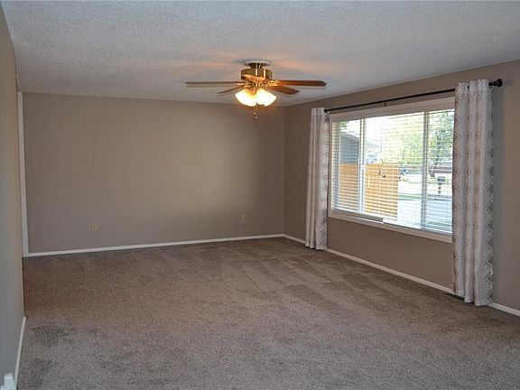 4th image of 3211 Avenue F