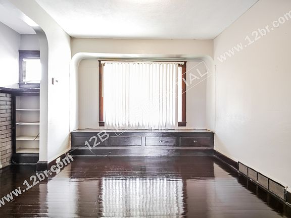 026-photo-living-room-12732061_05182023