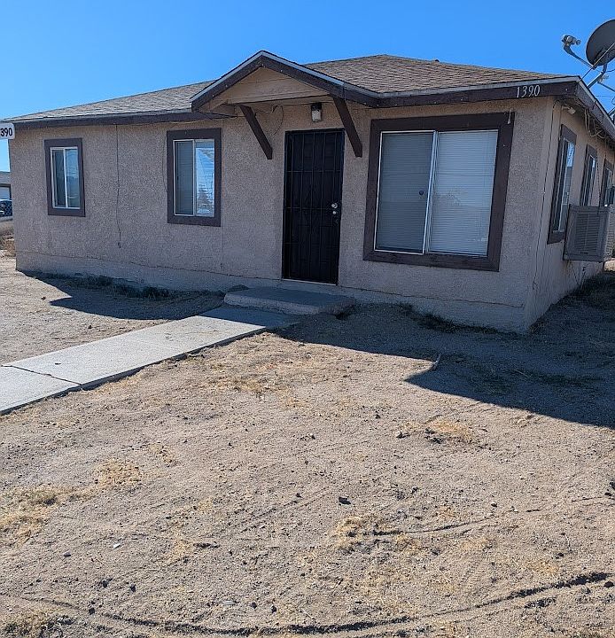 1st image of 1390 Riverside Dr