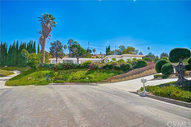 1st image of 15850 Dodrill Dr