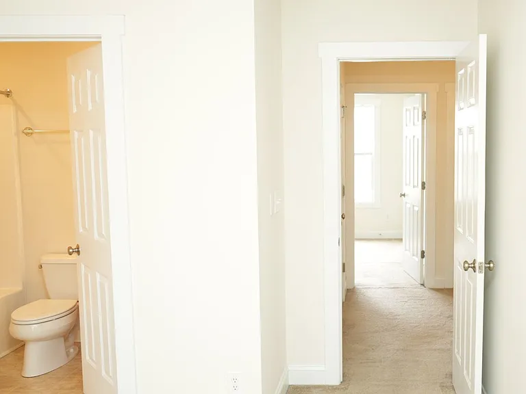 306 Marquette Ct — Photo 30