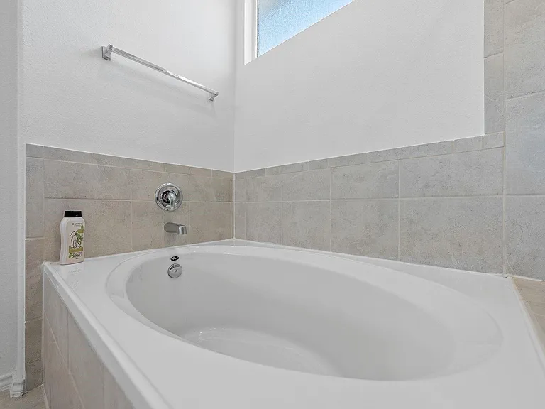 1116 Skeeter Cv — Photo 22