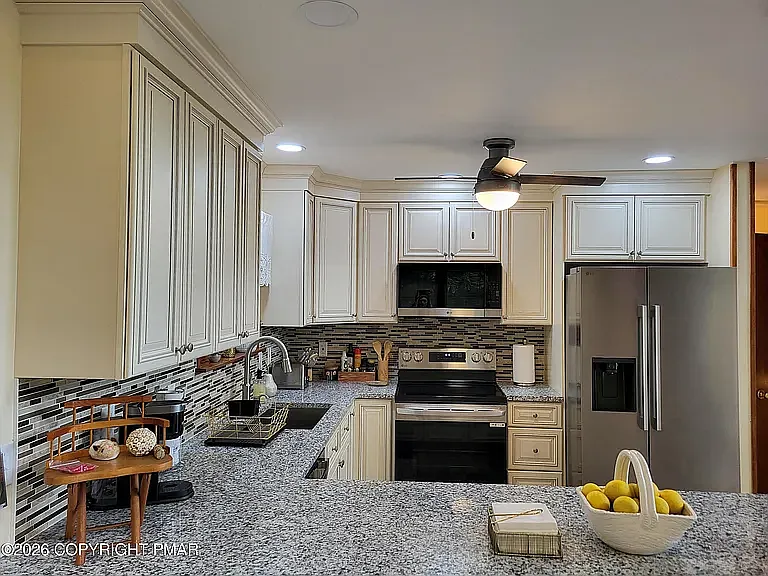 251 Dorchester Dr — Photo 23