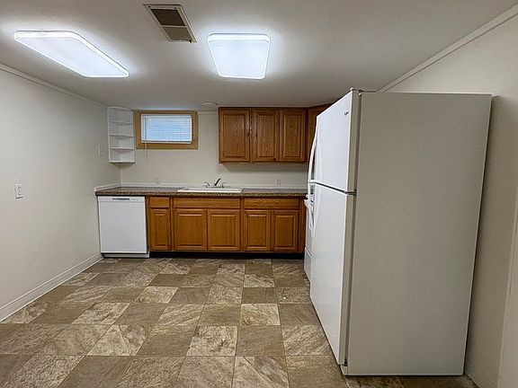 2nd image of 945 Alderson Ave