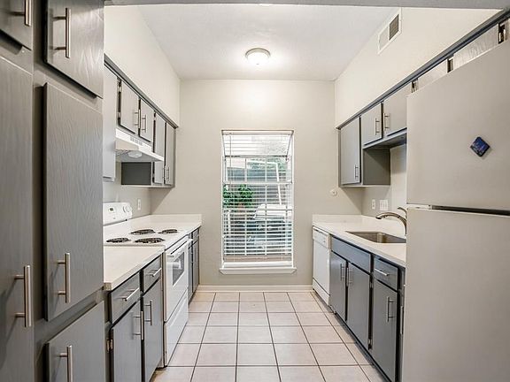 3rd image of 9809 Richmond Ave Unit J9