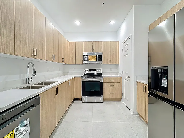 1711 Barton Towne Cir — Photo 16