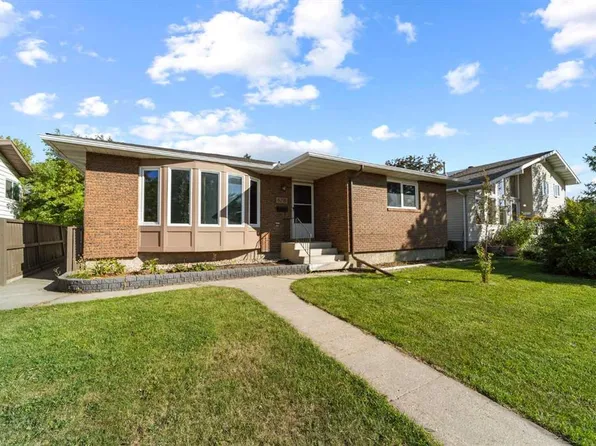 6218 34a Ave S, Edmonton, AB T6L 1E4