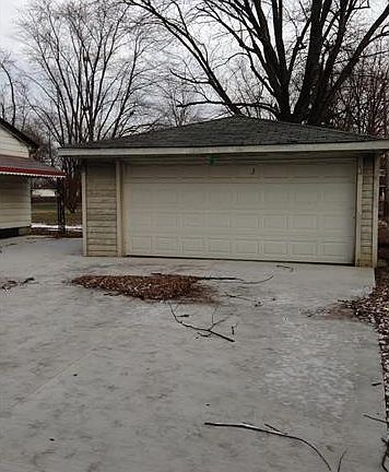 4th image of 1623 Elias St