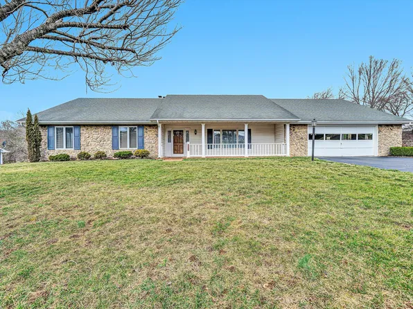 4522 Farmwood Dr, Roanoke, VA 24018