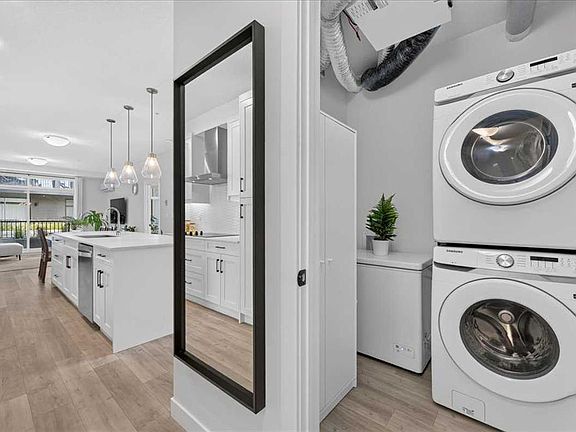3rd image of 200 SW Seton Cir SE #4101