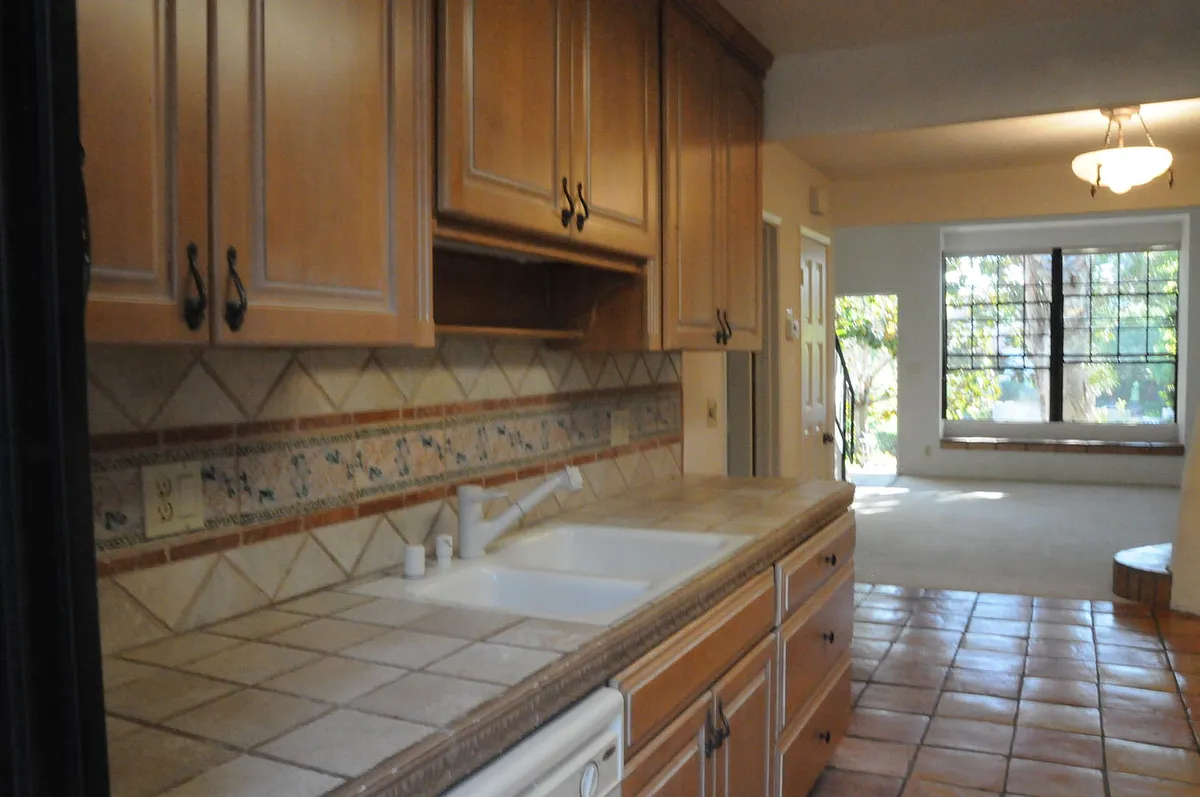 Building Photo - 1938 N Jameson Ln #C