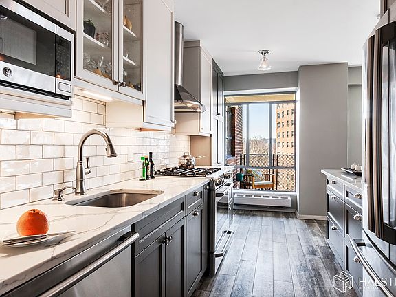 2nd image of 2727 Palisade Ave APT 14E