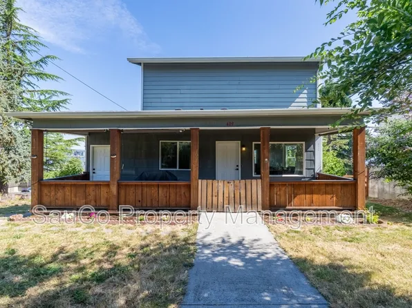 409 E B St, Rainier, OR 97048
