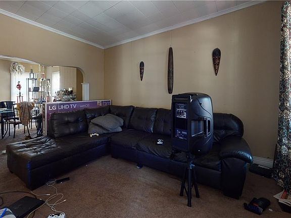 4th image of 34 Pries Ave