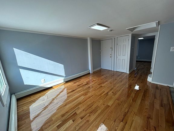 3rd image of 1136 Monroe Ave #3