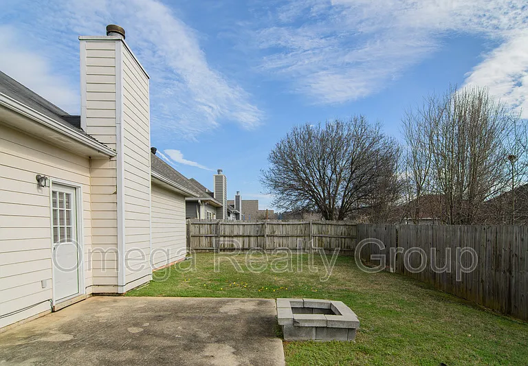 1030 Lexington Dr — Photo 29