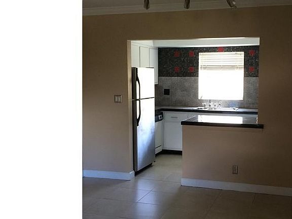 5th image of 1581 NE 34th Ct APT 114