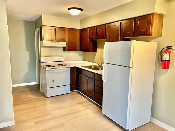 469 Eisenhower St APT 4, Marengo, IL 60152