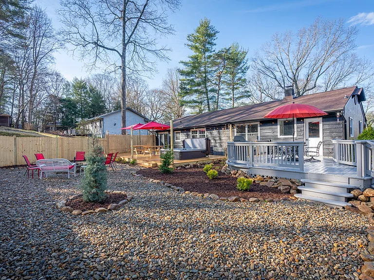 235 Royal Pines Dr — Photo 46