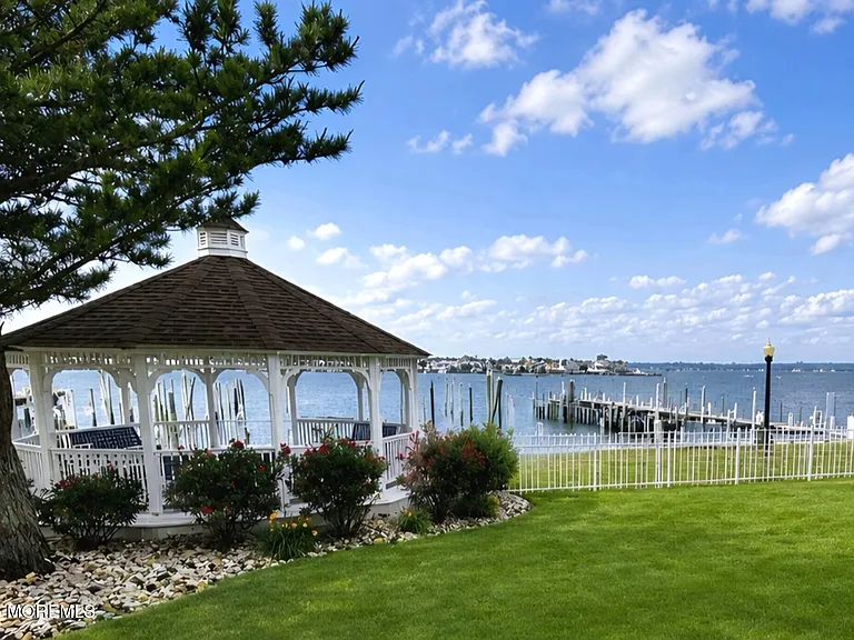113 Wharfside Dr — Photo 13