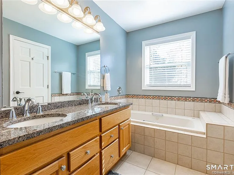 11 Squantz View Dr — Photo 19