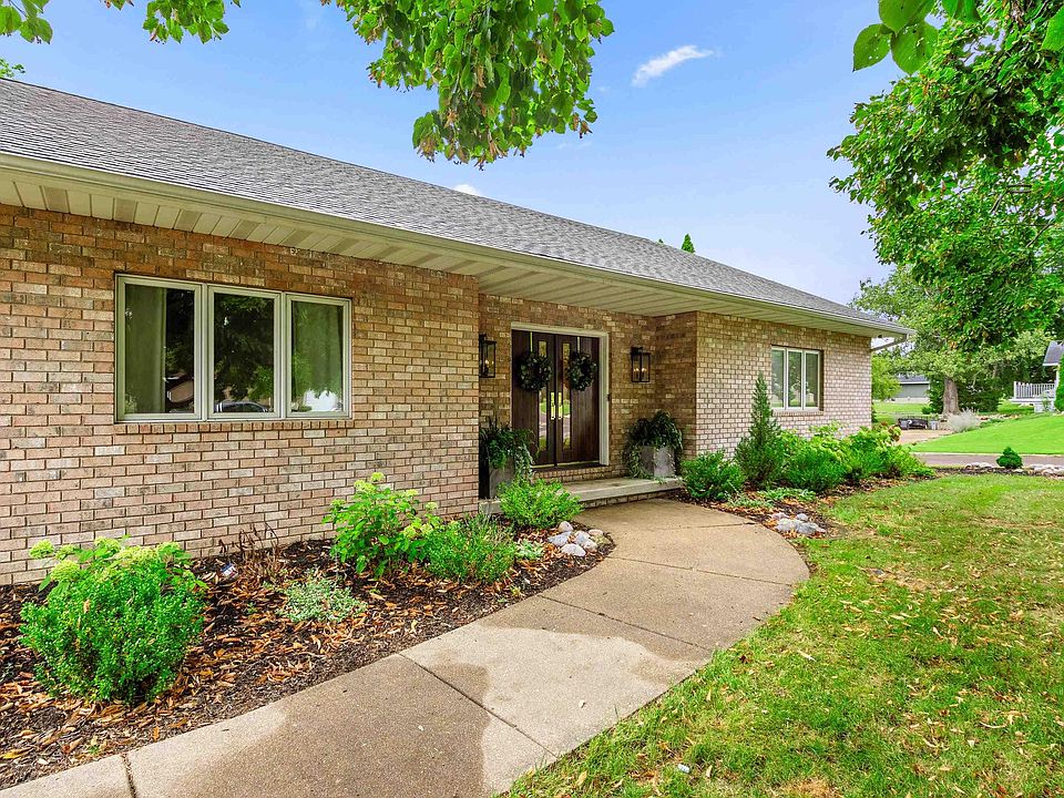 1st image of 8 Prestwick Dr