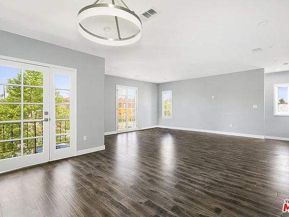 4th image of 1048-1050 S Meadowbrook Ave
