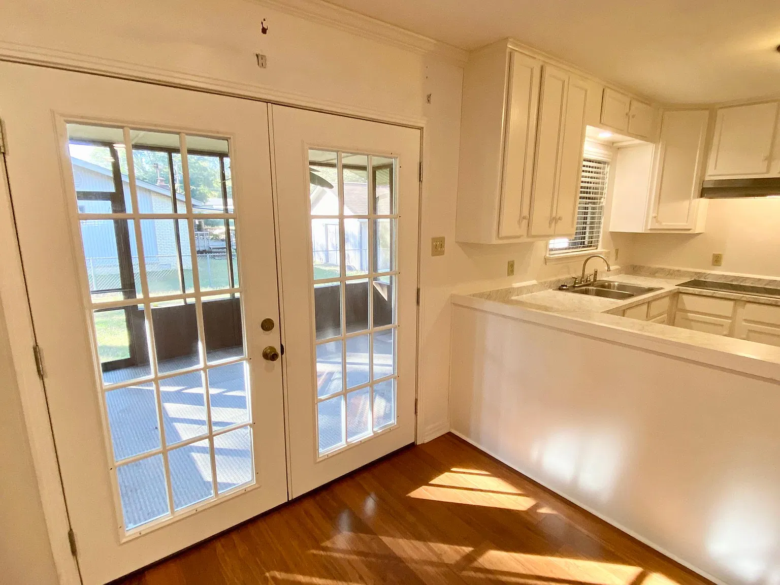 2 Algonkin Pl — Photo 2